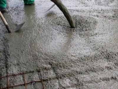EXPERIENCE IN POURING FRESH CONCRETE